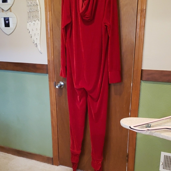 XL And Long Red Hooded Velour Zip-Up One Piece - Picture 12 of 13